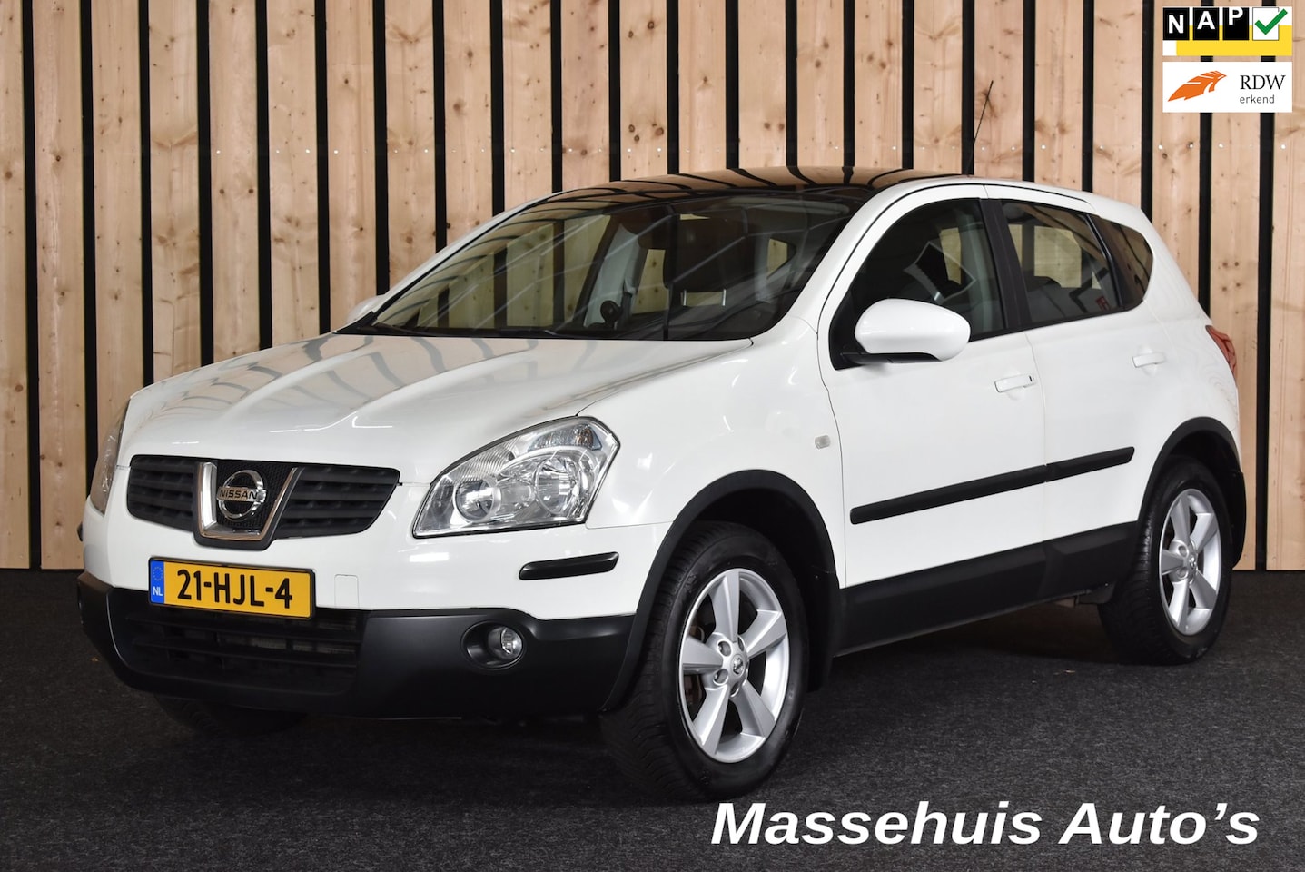 Nissan Qashqai - 2.0 Acenta Trekhaak Panodak Keyless Clima Cruise PDC NL-Auto + Nwe APK - AutoWereld.nl
