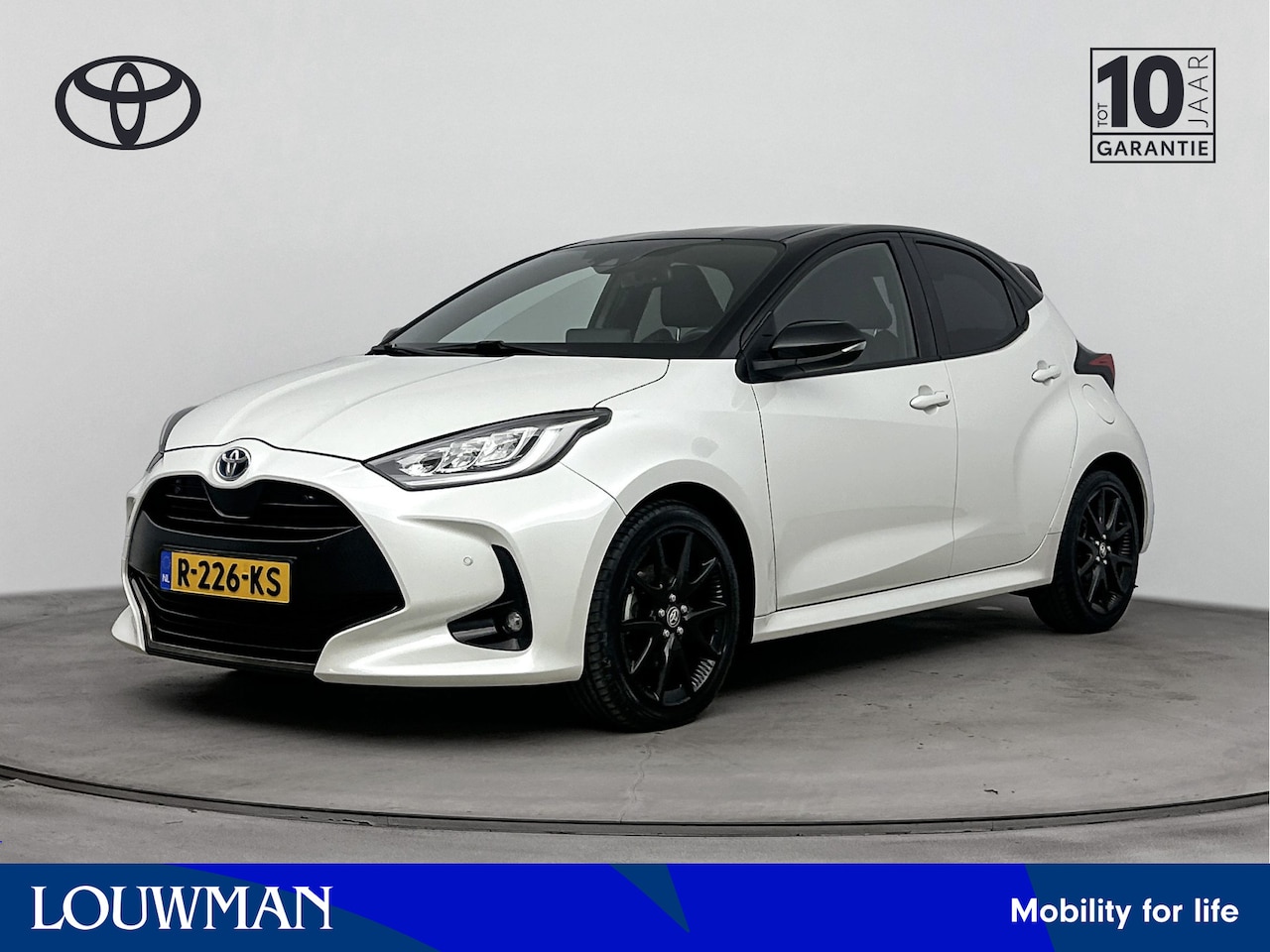 Toyota Yaris - 1.5 Hybrid Executive | Parkeersensoren V+A | Blindspot | Stoelverwarming | - AutoWereld.nl