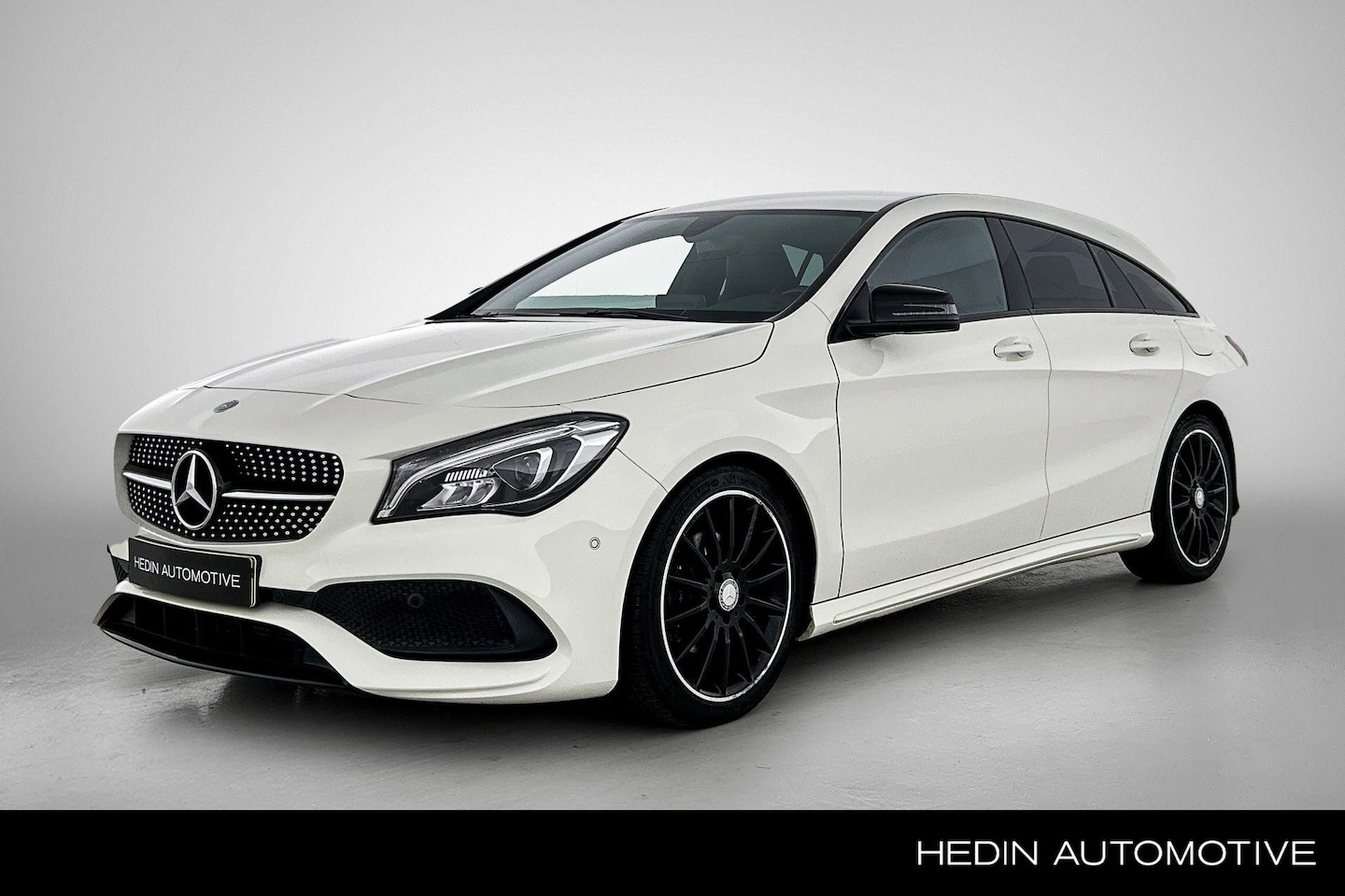 Mercedes-Benz CLA-klasse Shooting Brake - CLA 180 Automaat AMG Line | Ambition Pakket | Nightpakket | LED | Parkpilot met camera | N - AutoWereld.nl