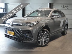 Volkswagen Tiguan - 1.5 eHybrid 3X R-Line Black Style head up pano 20 inch 272 pk