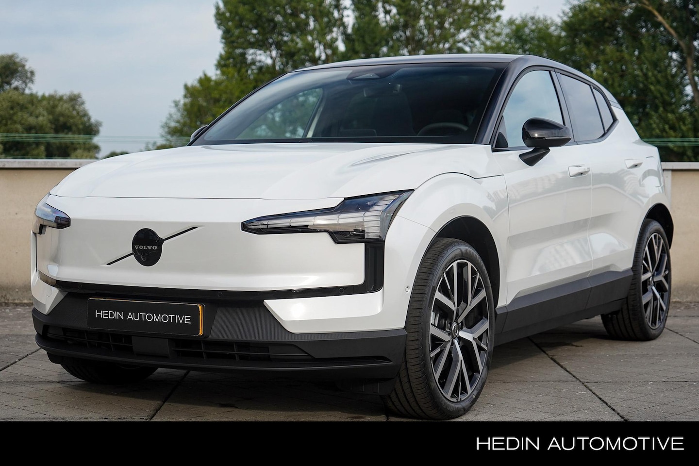 Volvo EX30 - P5 Long Range Ultra Black Edition Europa 69 kWh 360 Graden Parkeercamera | Harman/Kardon | - AutoWereld.nl