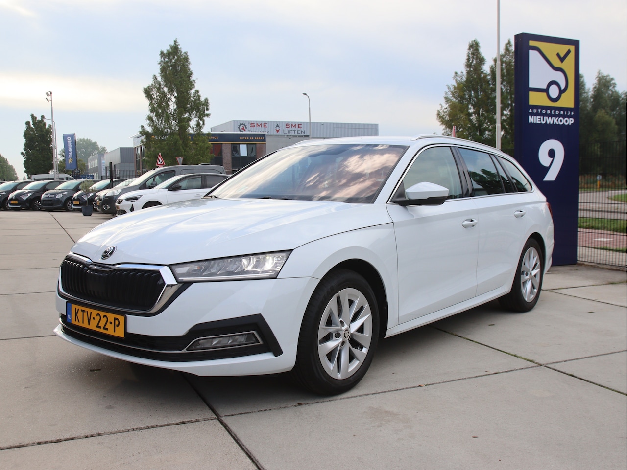 Skoda Octavia Combi - 1.5 e-TSI Business Ed. Plus DSG, Virtual, trekhaak, FULL LED Zomeractie! - AutoWereld.nl