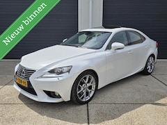 Lexus IS - 300h | 2 JAAR GARANTIE