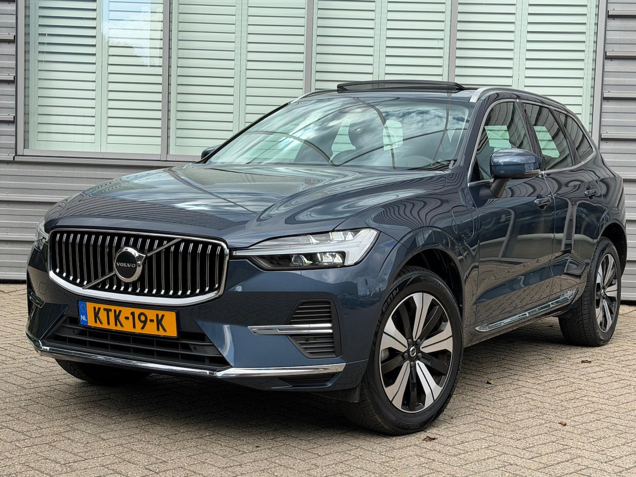 Volvo XC60 - T6 350PK Plus Bright | Elek Achterklep | Cruise Control | Panoramadak | Memory - AutoWereld.nl