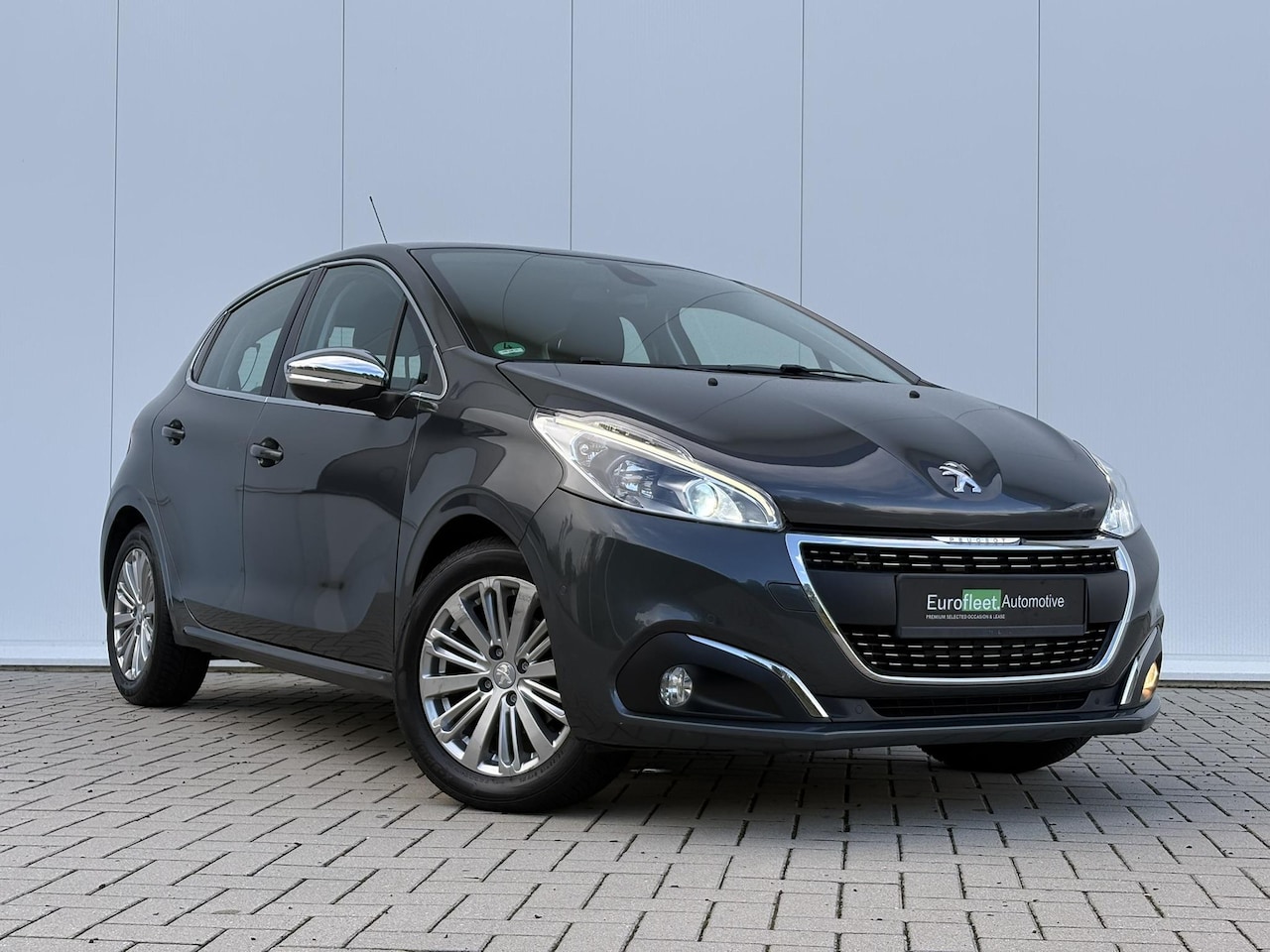 Peugeot 208 - 1.2 PureTech Allure | Automaat | Park Assist | Camera | Stoelverwarming | CarPlay / Androi
