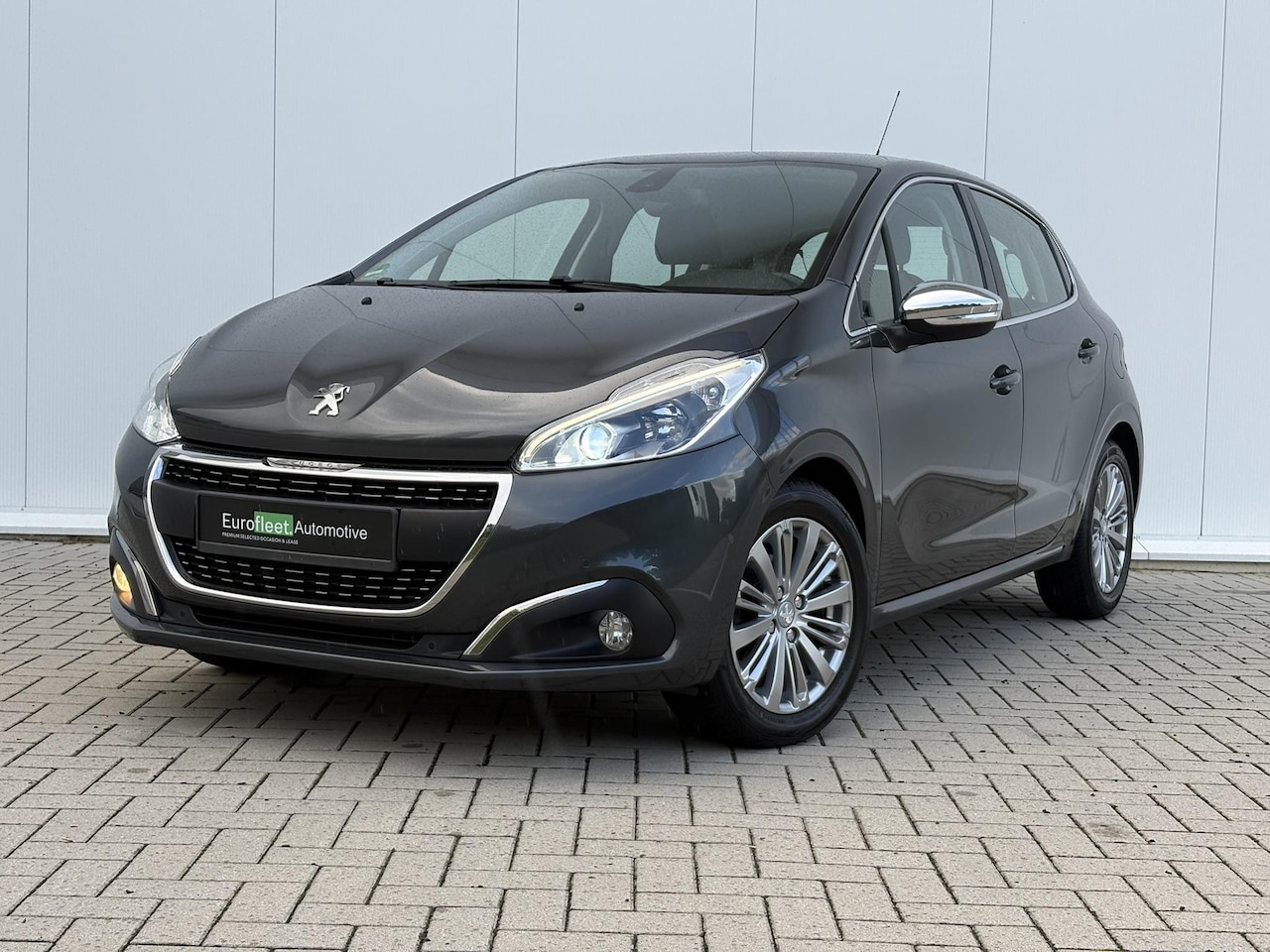 Peugeot 208 - 1.2 PureTech Allure | Automaat | Park Assist | Camera | Stoelverwarming | CarPlay / Androi