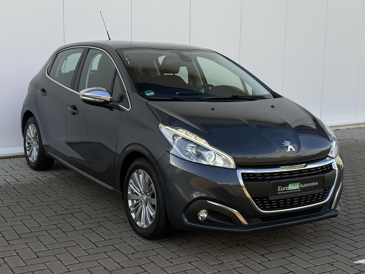 Peugeot 208 - 1.2 PureTech Allure | Automaat | Park Assist | Camera | Stoelverwarming | CarPlay / Androi