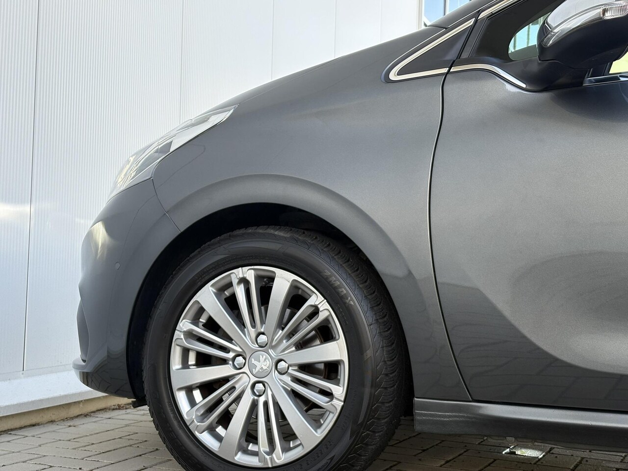 Peugeot 208 - 1.2 PureTech Allure | Automaat | Park Assist | Camera | Stoelverwarming | CarPlay / Androi