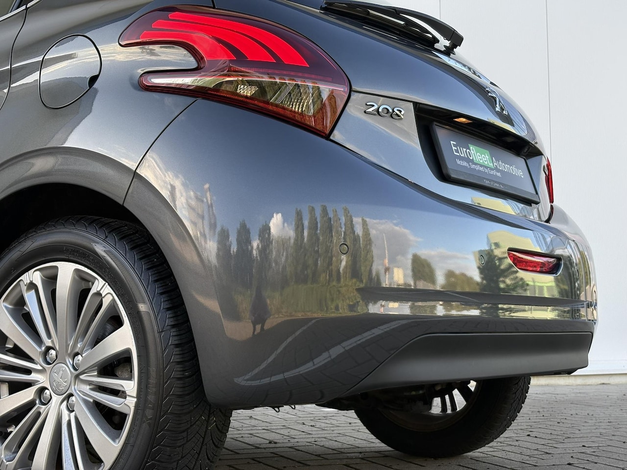 Peugeot 208 - 1.2 PureTech Allure | Automaat | Park Assist | Camera | Stoelverwarming | CarPlay / Androi