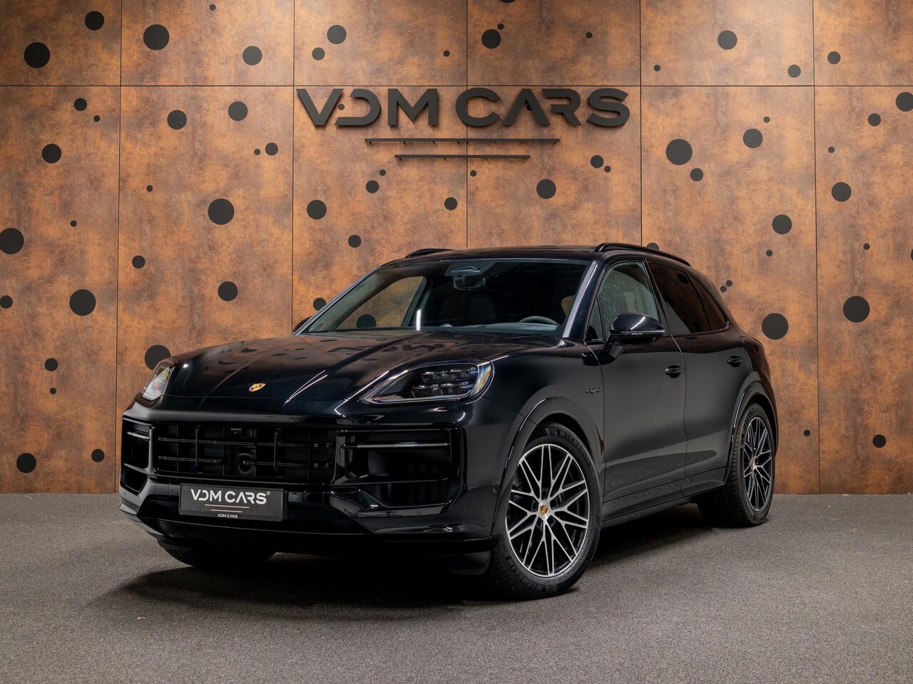 Porsche Cayenne - 3.0 E-Hybrid Black Edition | SportDesign | Achterasbest. | 18-weg | PDCC | InnoDrive | HUD - AutoWereld.nl