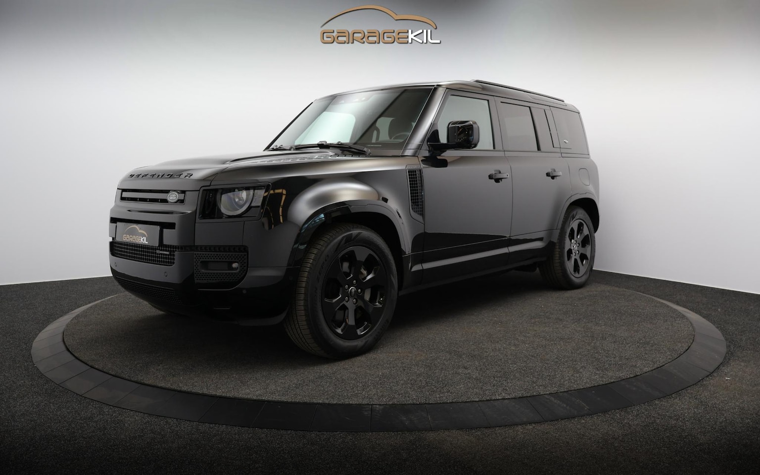 Land Rover Defender 110 - 2.0 P400e 110 X-Dynamic SE Dealer onderh. / 1ste eigenaar / Black Pack / Trekhaak / Pano d - AutoWereld.nl