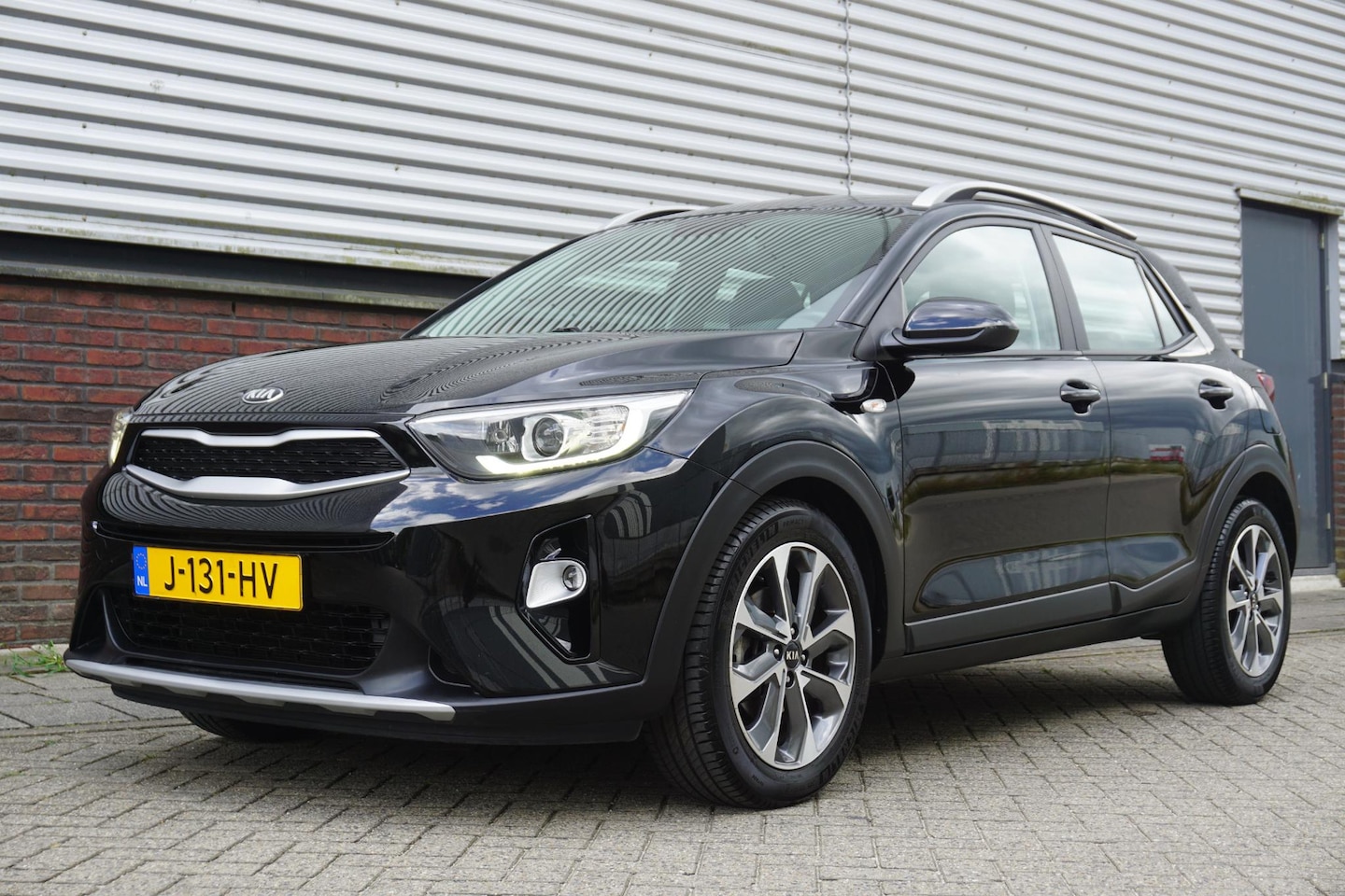 Kia Stonic - 1.0 T-GDi 120PK/Dynamic/Automaat/17Inch.LMV/ Camera. - AutoWereld.nl