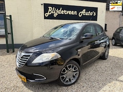 Lancia Y(psilon) - Ypsilon 1.2 Platinum Airco | Cruise Control| Parkeersensoren | LM