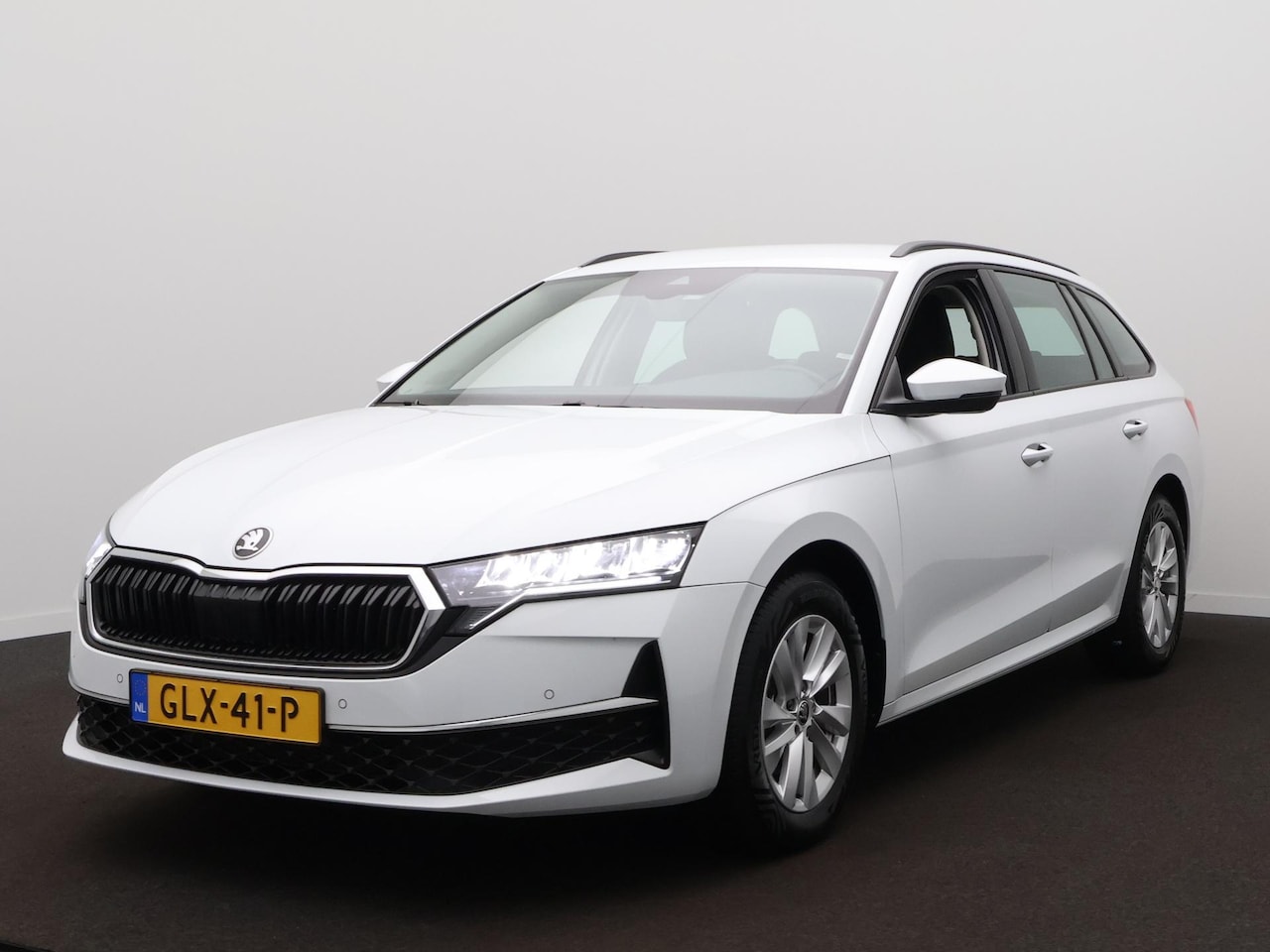 Skoda Octavia Combi - 1.5 TSI MHEV Business Edition Plus Zwenkbare trekhaak | Camera | ACC | LED | Elek. Kofferb - AutoWereld.nl