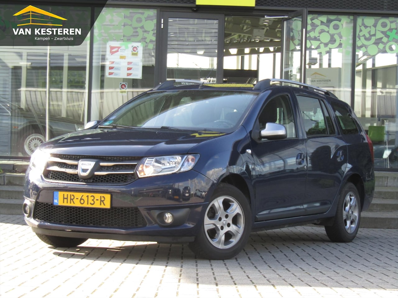 Dacia Logan - 0.9 Tce 90pk 10th Anniversary / Trekhaak / Cruise-Control / Dakrails / Lmv - AutoWereld.nl