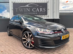 Volkswagen Golf - 2.0 TSI GTI Performance 230pk Dsg Xenon 19"
