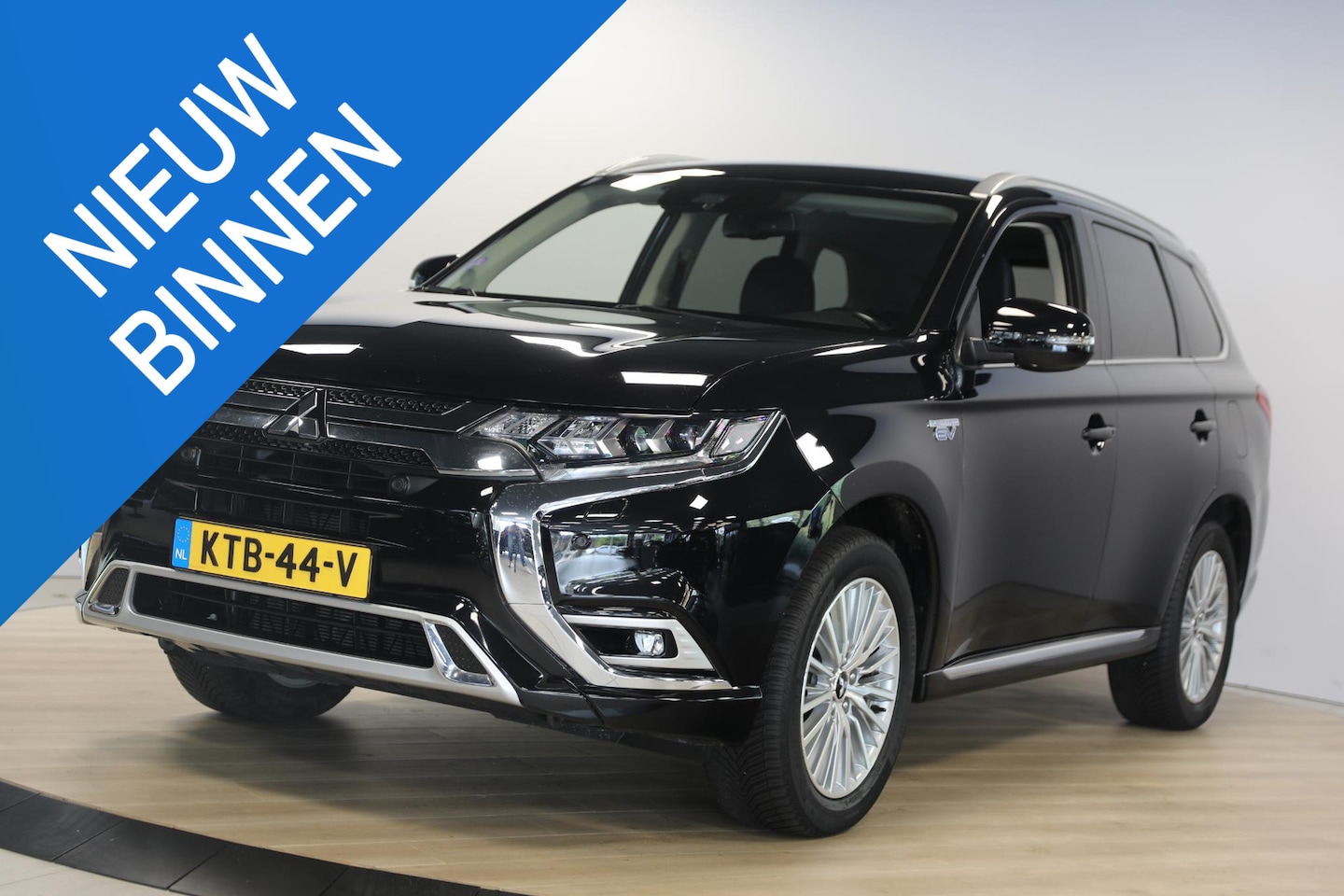 Mitsubishi Outlander - 2.4 PHEV Intense | Trekhaak | Cruise Adaptief | Apple Carplay - AutoWereld.nl