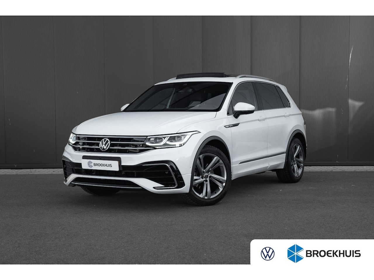 Volkswagen Tiguan - 1.5 TSI 150pk 7-DSG R-Line Business+ | Cruise control adaptief met Stop&Go | Dodehoek dete - AutoWereld.nl