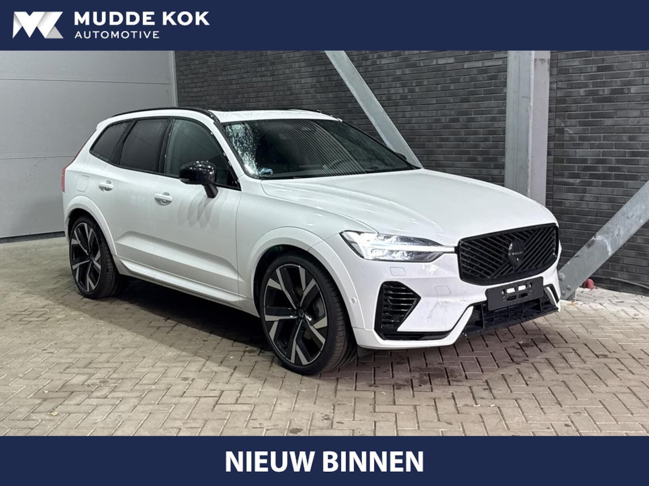 Volvo XC60 - T6 Ultra Black Edition | 22 Inch | Luchtvering | Bowers & Wilkins | 360° Camera | Stoelven - AutoWereld.nl
