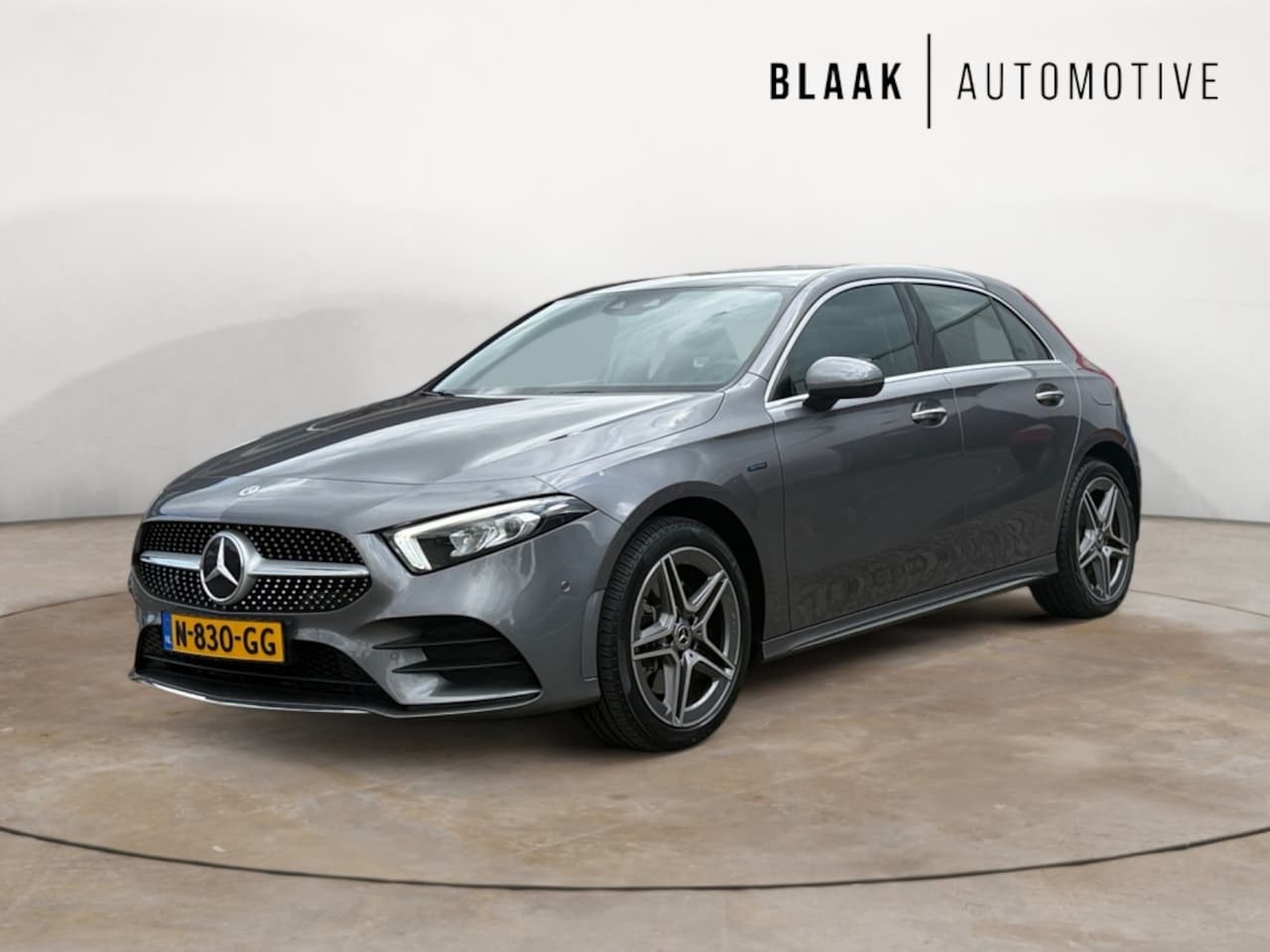 Mercedes-Benz A-klasse - 250 e Premium Plus | panoramadak - AutoWereld.nl