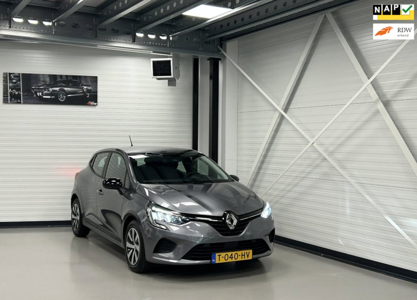 Renault Clio - 1.0 TCe Equilibre PDC/CarPlay/Android/CruiseC/Armsteun/DAB+/Rijstrooksensor/AEBS - AutoWereld.nl