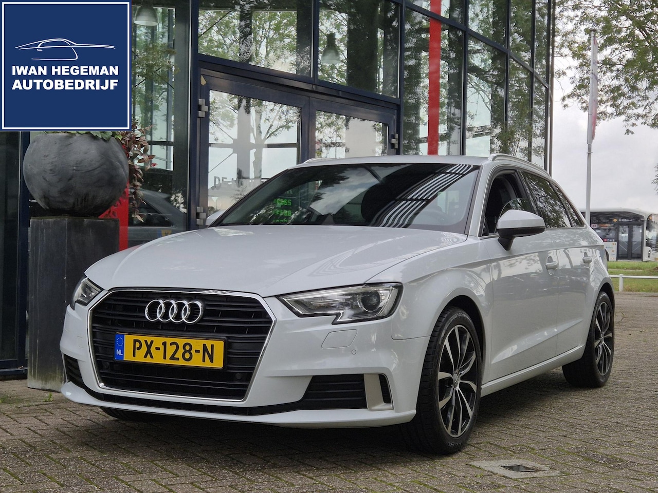 Audi A3 Sportback - 1.0 TFSI Design Pro Line Plus | Afn. Trekhaak | Apple CarPlay| PDC + Camera | ECC | - AutoWereld.nl