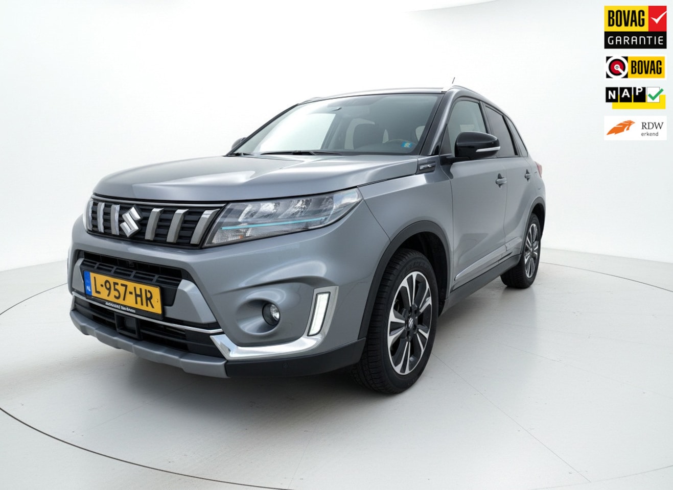 Suzuki Vitara - 1.4 Boosterjet Style Smart Hybrid|Pano|Trekhaak|Camera|Cruise| - AutoWereld.nl