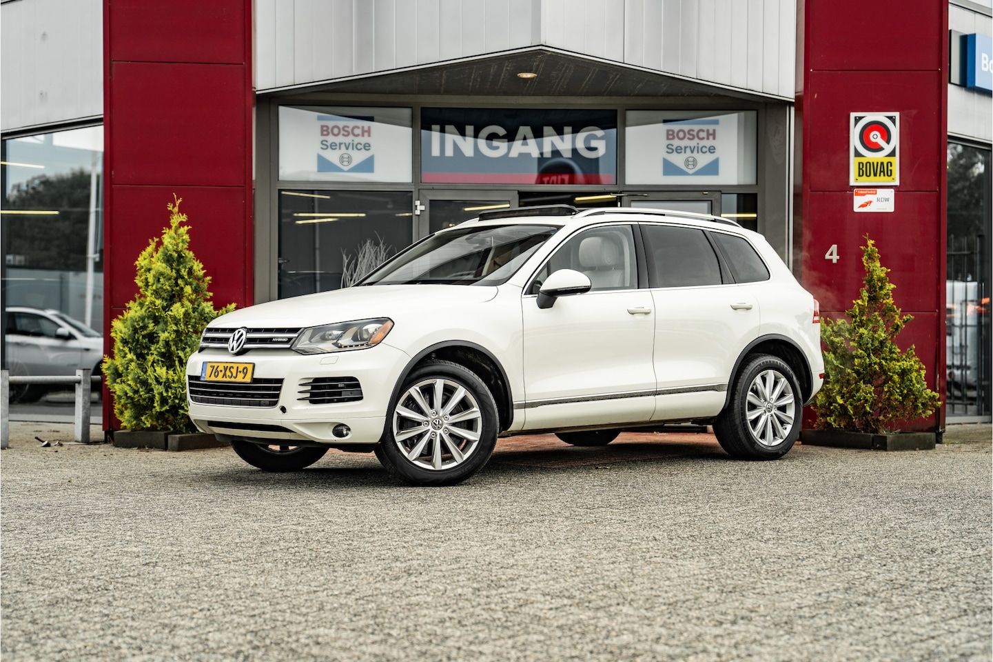 Volkswagen Touareg - 3.0 TSI Hybrid Highline | Pano | Trekhaak - AutoWereld.nl