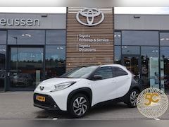 Toyota Aygo X - PULSE APPLE/ANDROID 17''LM-VELGEN ALL-SEASON PRIVACY-GLASS CAMERA ADAP. CRUISE