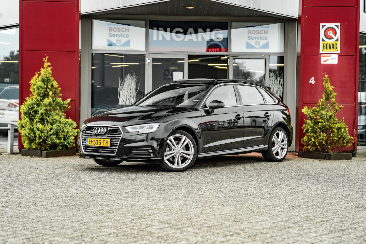 Audi A3 Sportback - 40 e-tron Advance Sport | Pano | Trekhaak - AutoWereld.nl