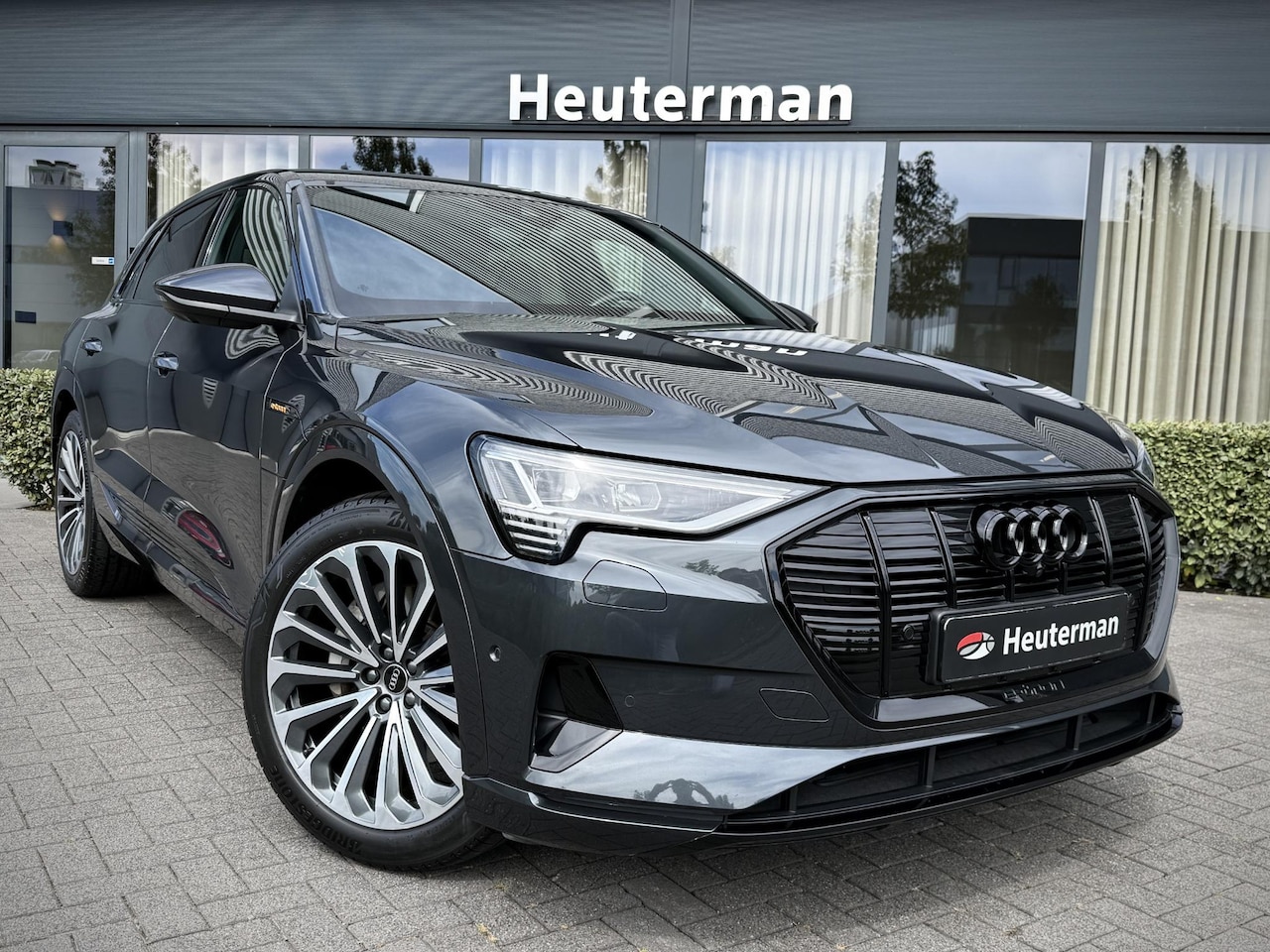 Audi e-tron - 55 Quattro S Line Black/Trekhaak/SOH94% - AutoWereld.nl