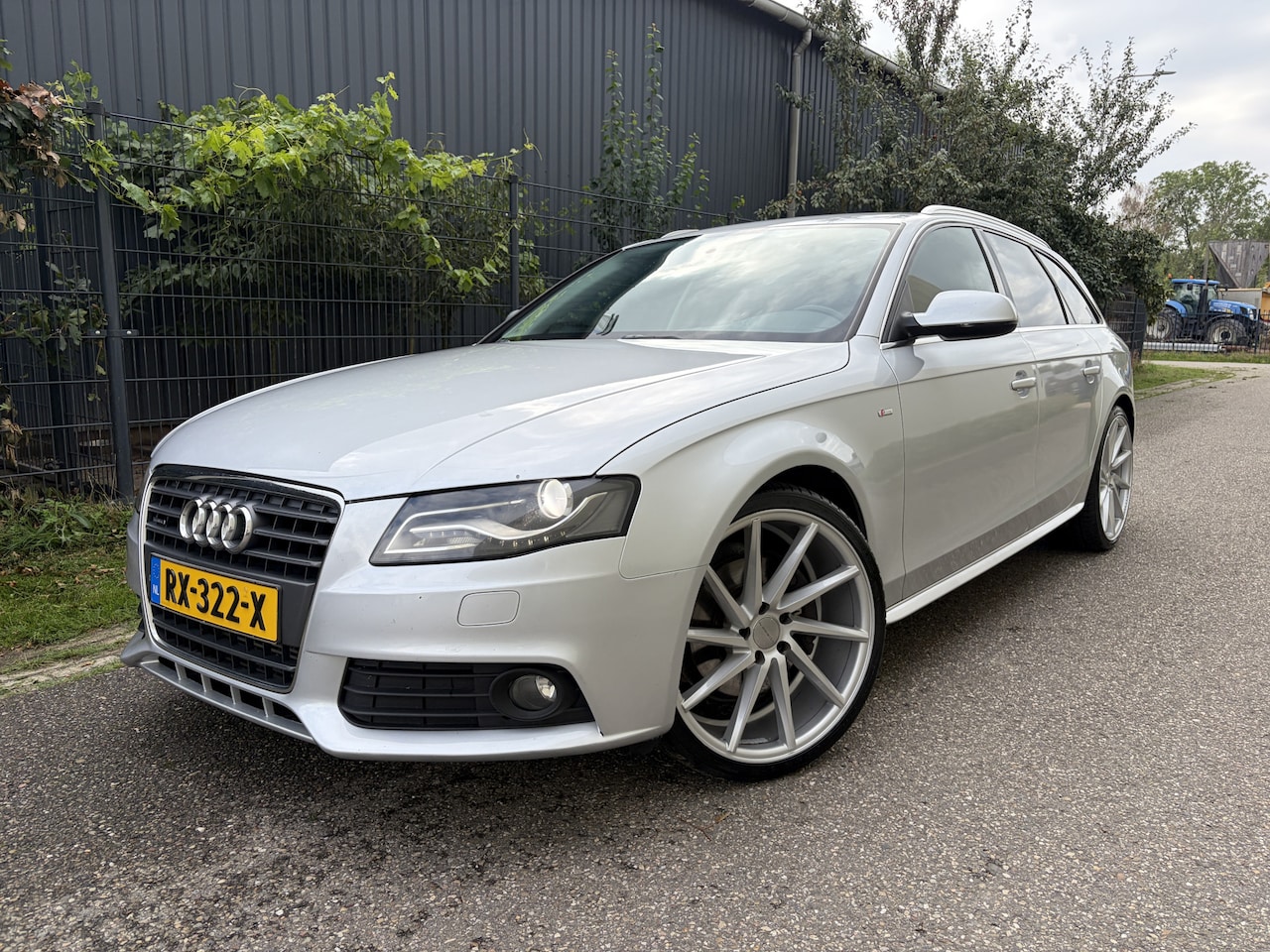Audi A4 Avant - 2.0 TFSI quattro Pro Line S / AUTOMAAT / S-LINE / 20-INCH VOSSEN / AKRAPOVICH - AutoWereld.nl