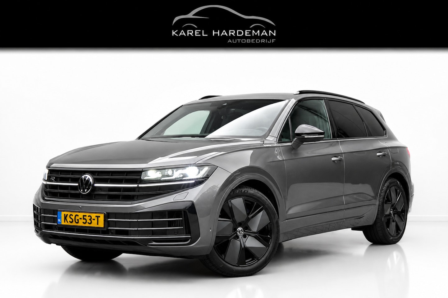 Volkswagen Touareg - 3.0 TSi eHybrid 4MOTION R | Panoramadak | Luchtvering | 360°| HUD | Stoelverwarming & -ven - AutoWereld.nl