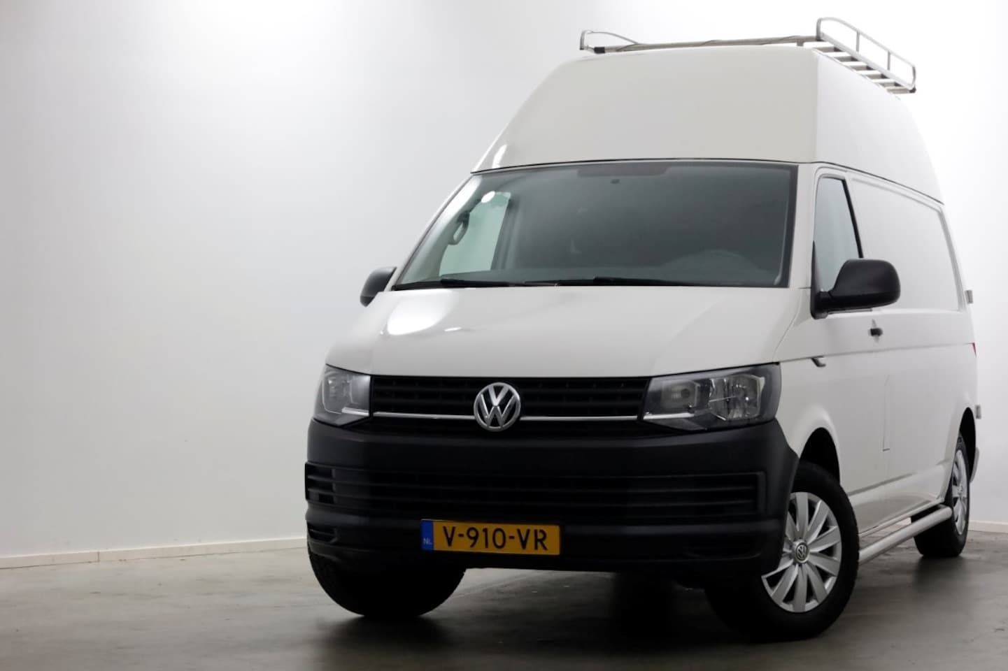 Volkswagen Transporter - 2.0 TSI 150pk Benzine L2H3 Airco/Camera/Camper? BPM-VRIJ 03-2019 - AutoWereld.nl