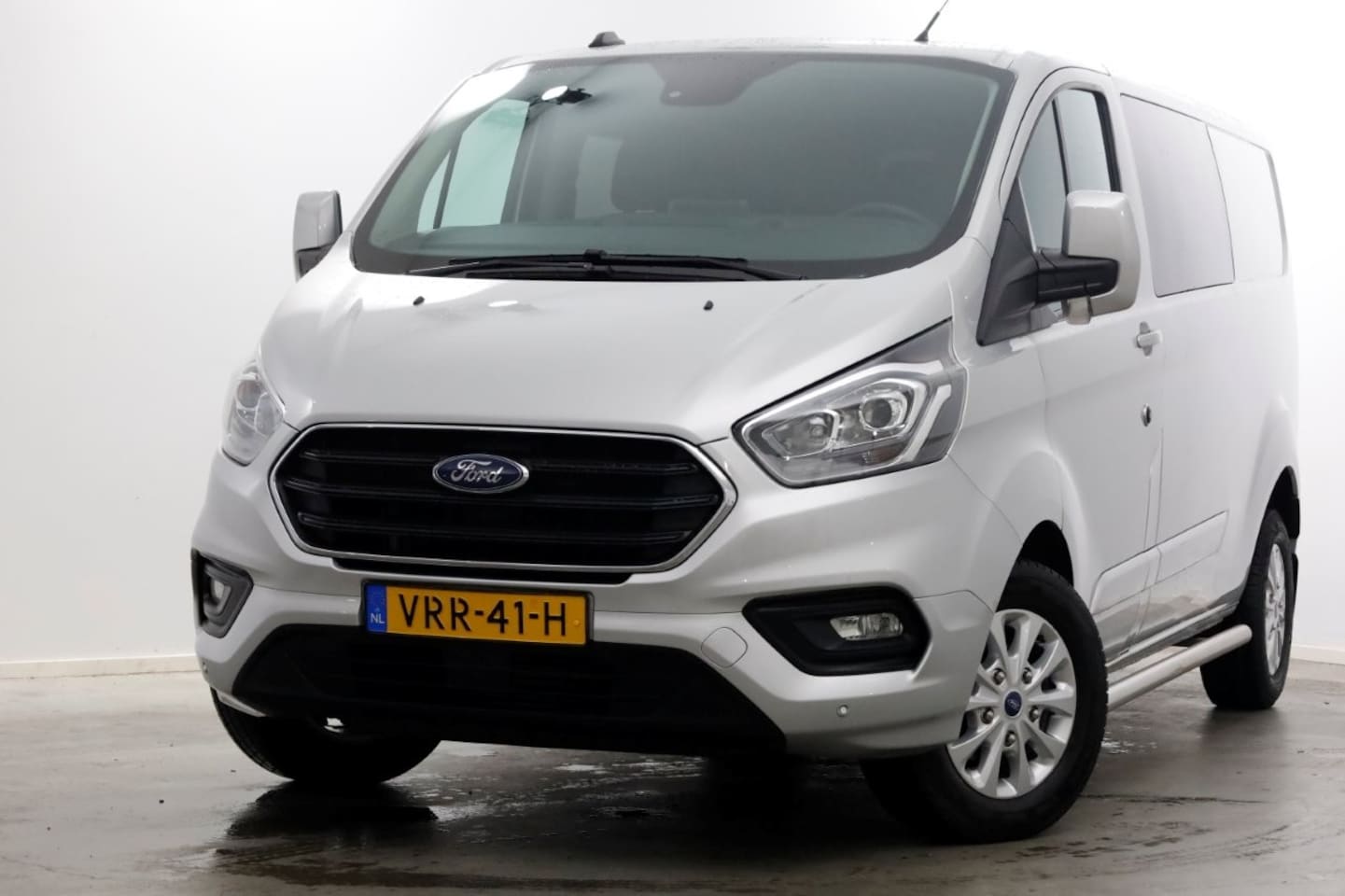 Ford Transit Custom - 2.0 TDCI 130pk L2H1 Limited D.C. Airco/Navi/LED 09-2022 - AutoWereld.nl