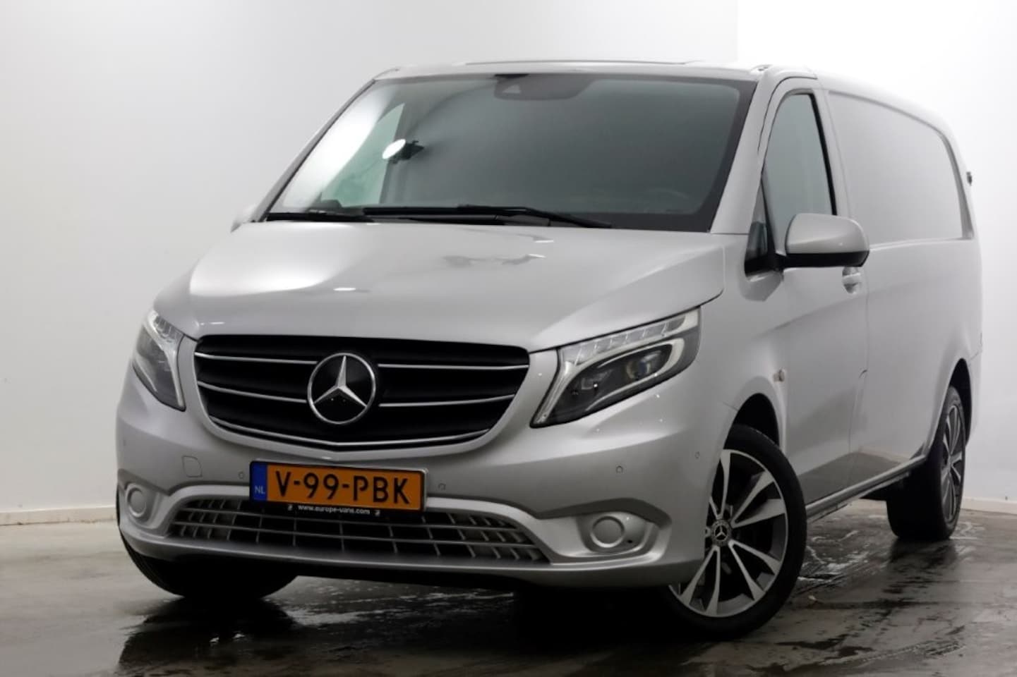 Mercedes-Benz Vito - 119 CDI 190pk RWD 9G Automaat XL Extra Lang LED/ACC/Camera 06-2022 - AutoWereld.nl