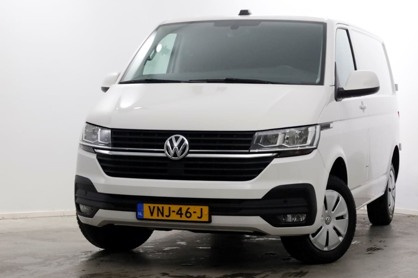 Volkswagen Transporter - T6.1 2.0 TDI 150pk DSG-Automaat L1H1 Airco/Camera 01-2022 - AutoWereld.nl