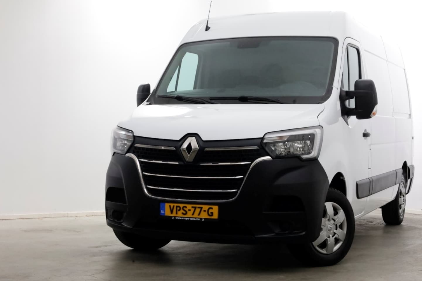 Renault Master - T35 2.3 dCi 150pk L2H2 Energy Comfort Airco 03-2022 - AutoWereld.nl