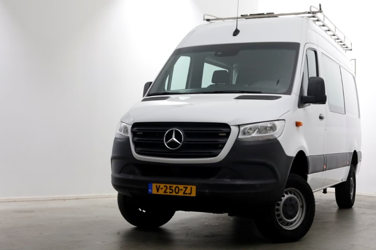 Mercedes-Benz Sprinter - 314 CDI 143pk E6 L2H2 4x4 ZG1 D.C. Airco/Navi/Trekhaak 2800kg 05-2019 - AutoWereld.nl
