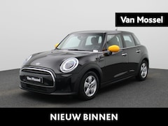 MINI 5-Deurs - 1.5 One Essential | Navigatie | LMV | Parkeer sensoren | Climate control | Union Jack acht