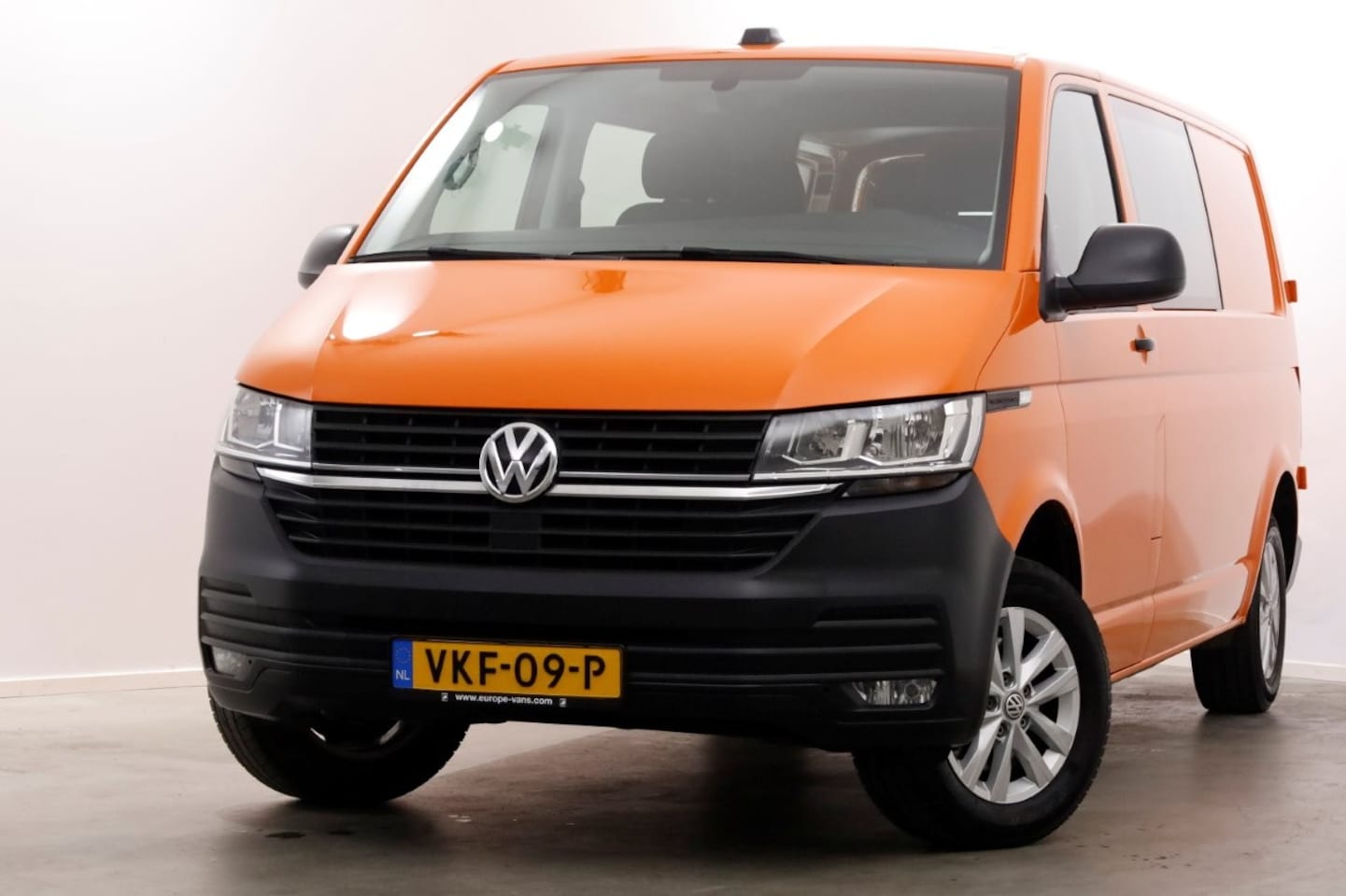 Volkswagen Transporter - T6.1 2.0 TDI 110pk Lang D.C. Airco/Navi/Camera 04-2021 - AutoWereld.nl
