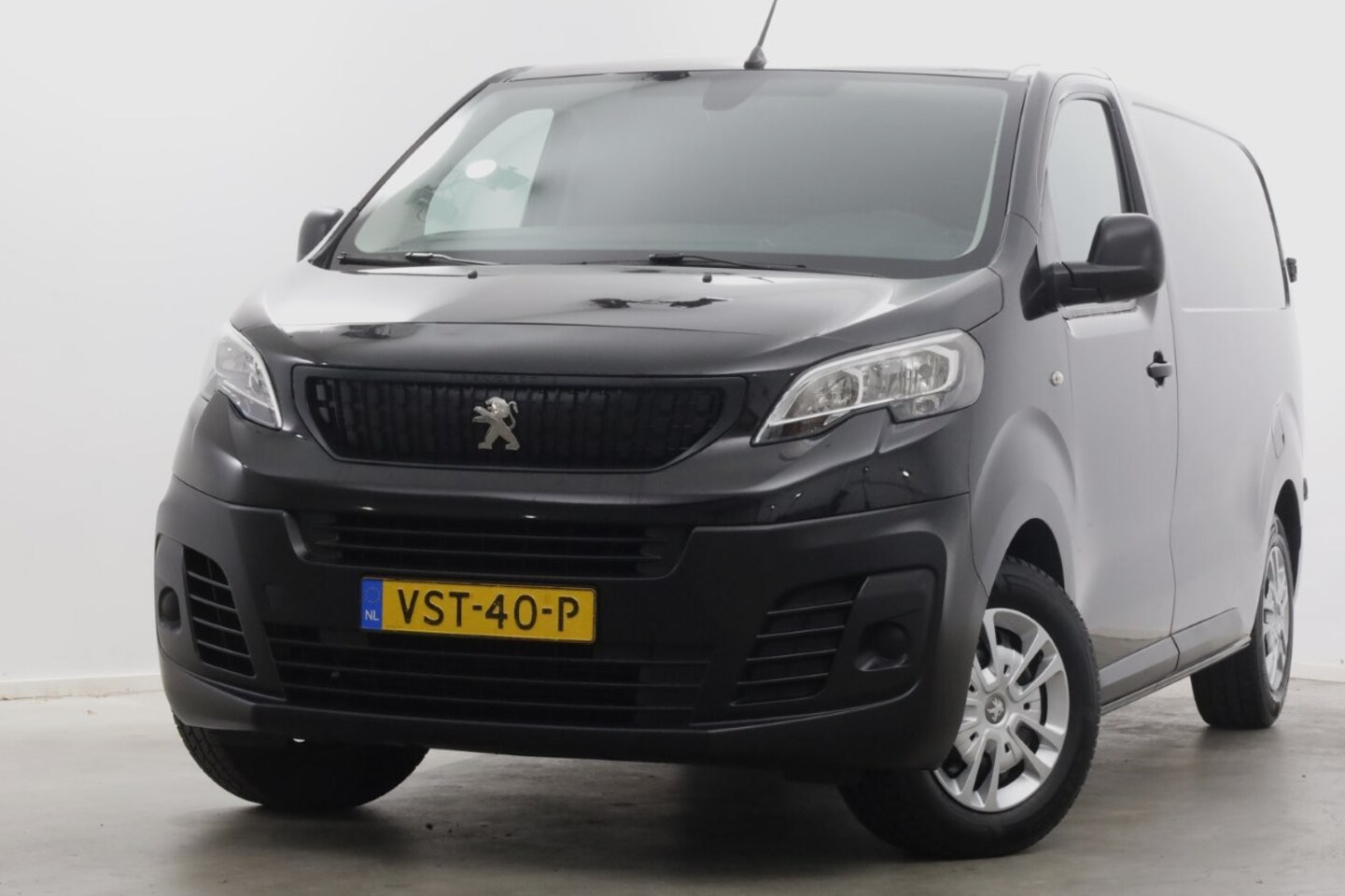 Peugeot Expert - 1.5 BlueHDI 102pk L1H1 Standard Premium Airco/Navi 01-2023 - AutoWereld.nl