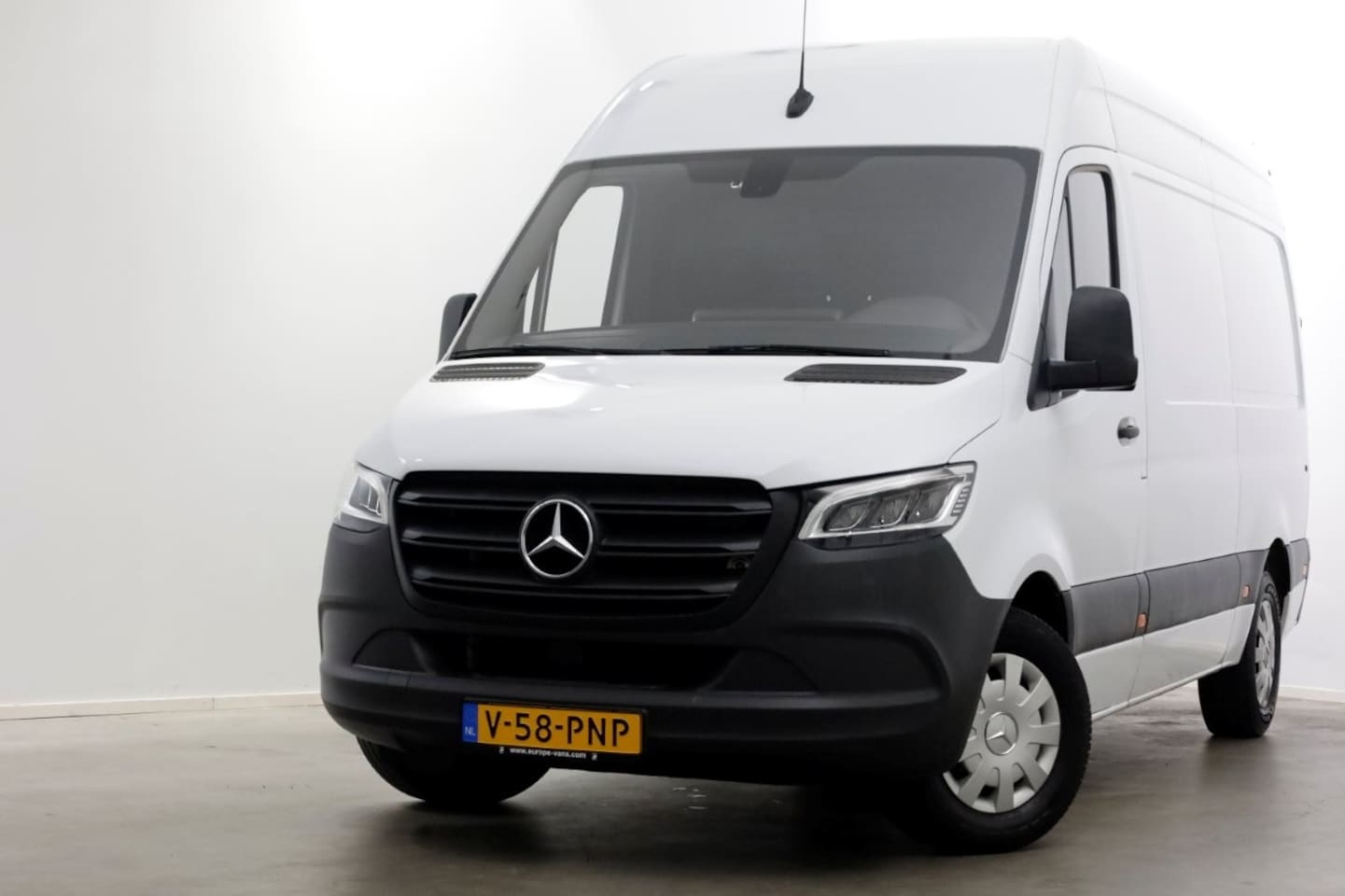 Mercedes-Benz Sprinter - 315 CDI 150pk RWD L2H2 LED/Airco/Camera 08-2021 - AutoWereld.nl