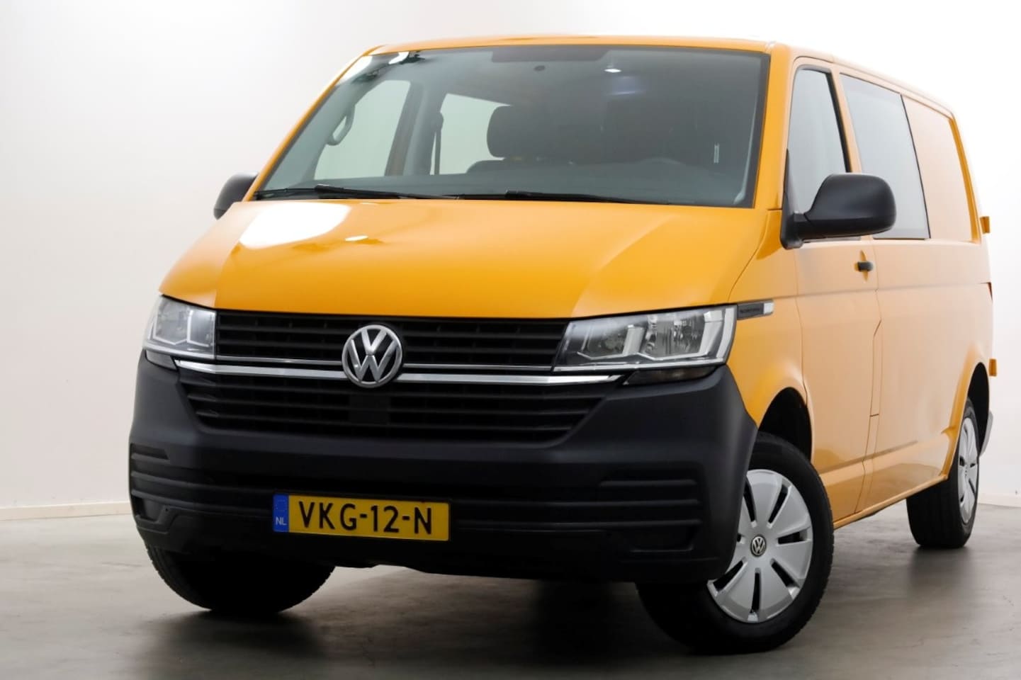 Volkswagen Transporter - T6.1 2.0 TDI Lang D.C. Airco/Cruise Control 04-2021 - AutoWereld.nl