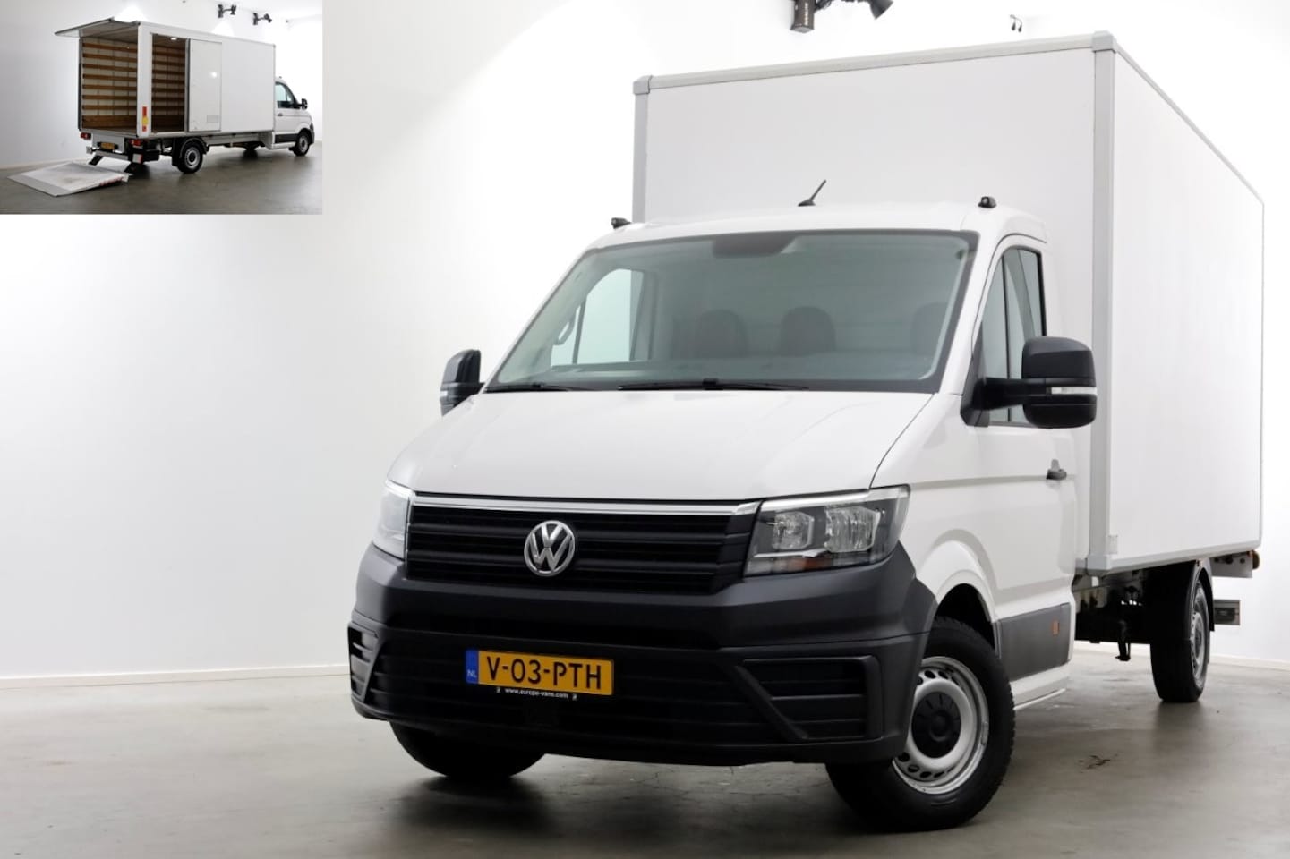 Volkswagen Crafter - 35 2.0 TDI 140pk Bakwagen met laadklep en zijdeur 03-2022 - AutoWereld.nl