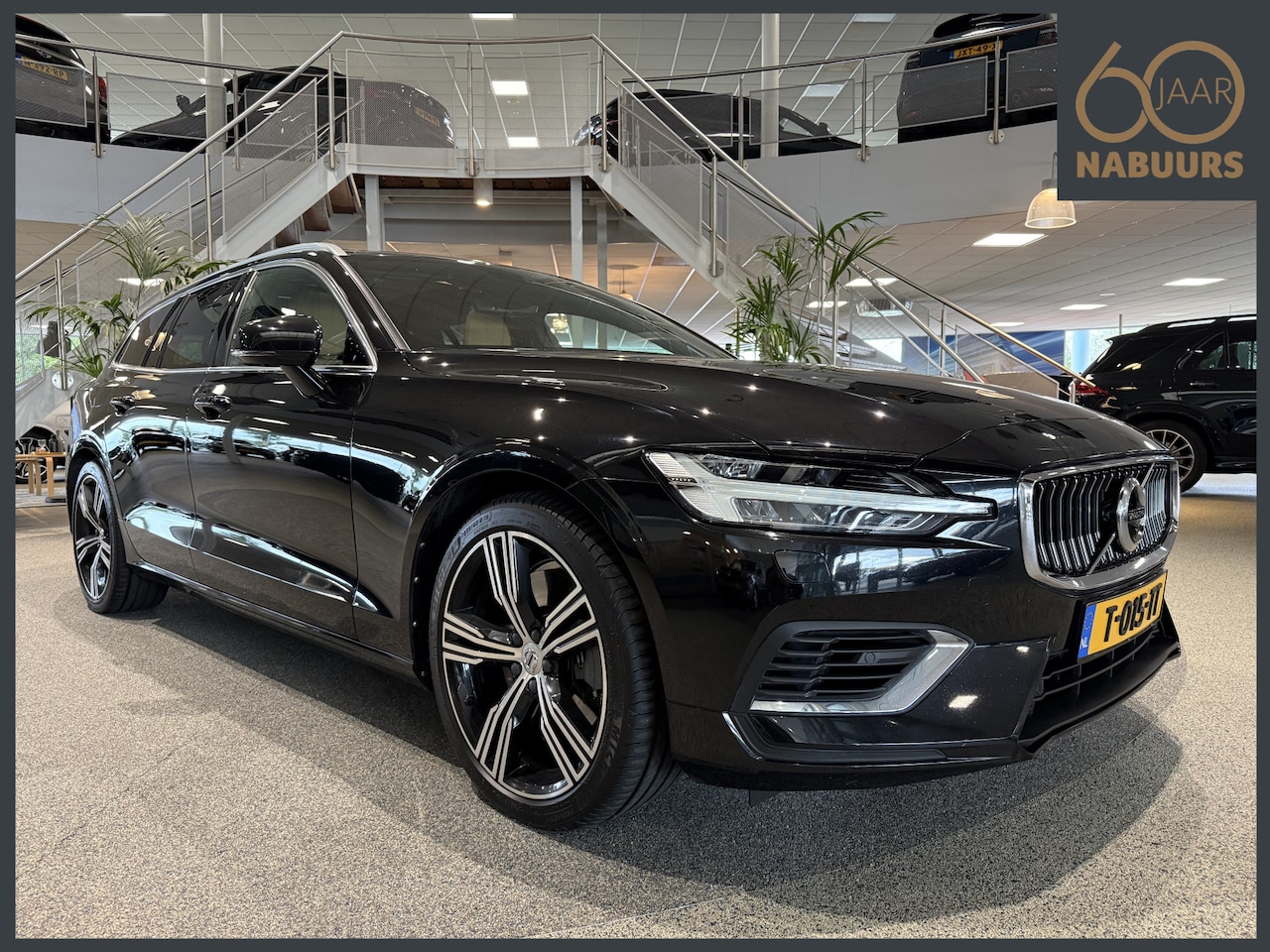 Volvo V60 - 2.0 T8 Twin Engine AWD Inscription 2.0 T8 Twin Engine AWD Inscription, Trekhaak, Pano, Stoelkoeling - AutoWereld.nl