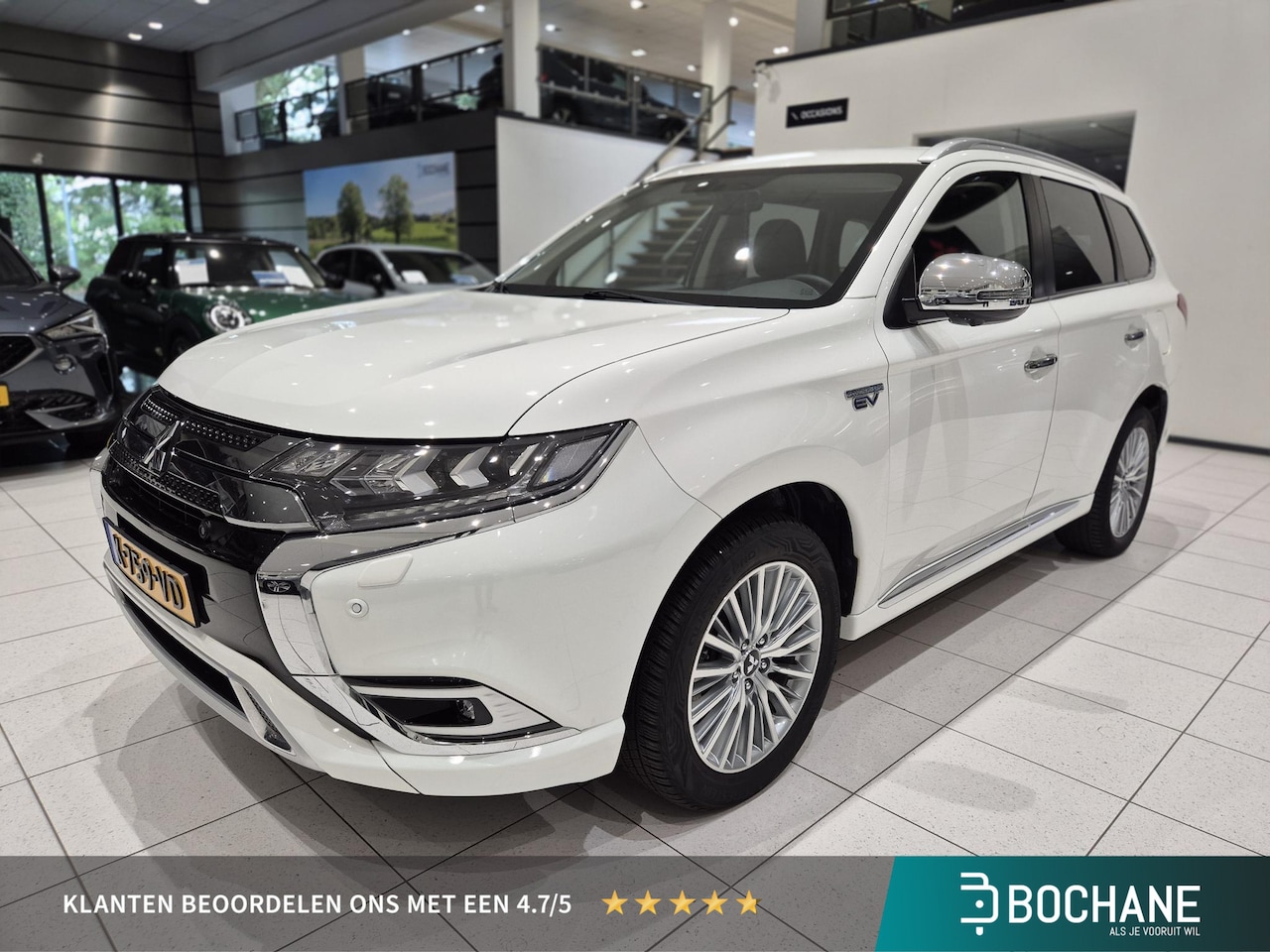 Mitsubishi Outlander - 2.4 PHEV Intense+ | Schuif-/kanteldak | Navigatie | 360° Camera | Stoelverwarming | - AutoWereld.nl