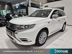Mitsubishi Outlander - 2.4 PHEV Intense+ | Schuif-/kanteldak | Navigatie | 360° Camera | Stoelverwarming |