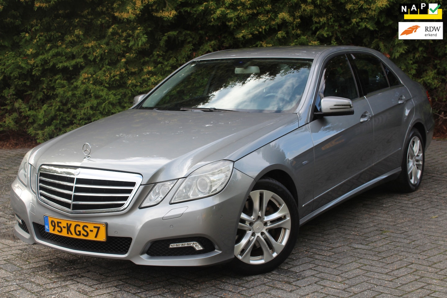 Mercedes-Benz E-klasse - 250 CGI Avantgarde 204PK Automaat | Navigatie | Parkeersensoren | Climate Control - AutoWereld.nl