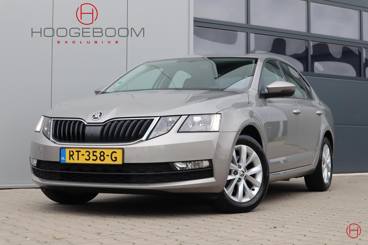 Skoda Octavia - 1.0 TSI / Navigatie / Cruise / PDC / Carplay - AutoWereld.nl
